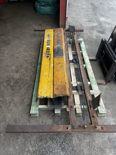 Post car lift phase - post,