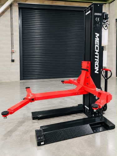 Single post car lift 1 - single,